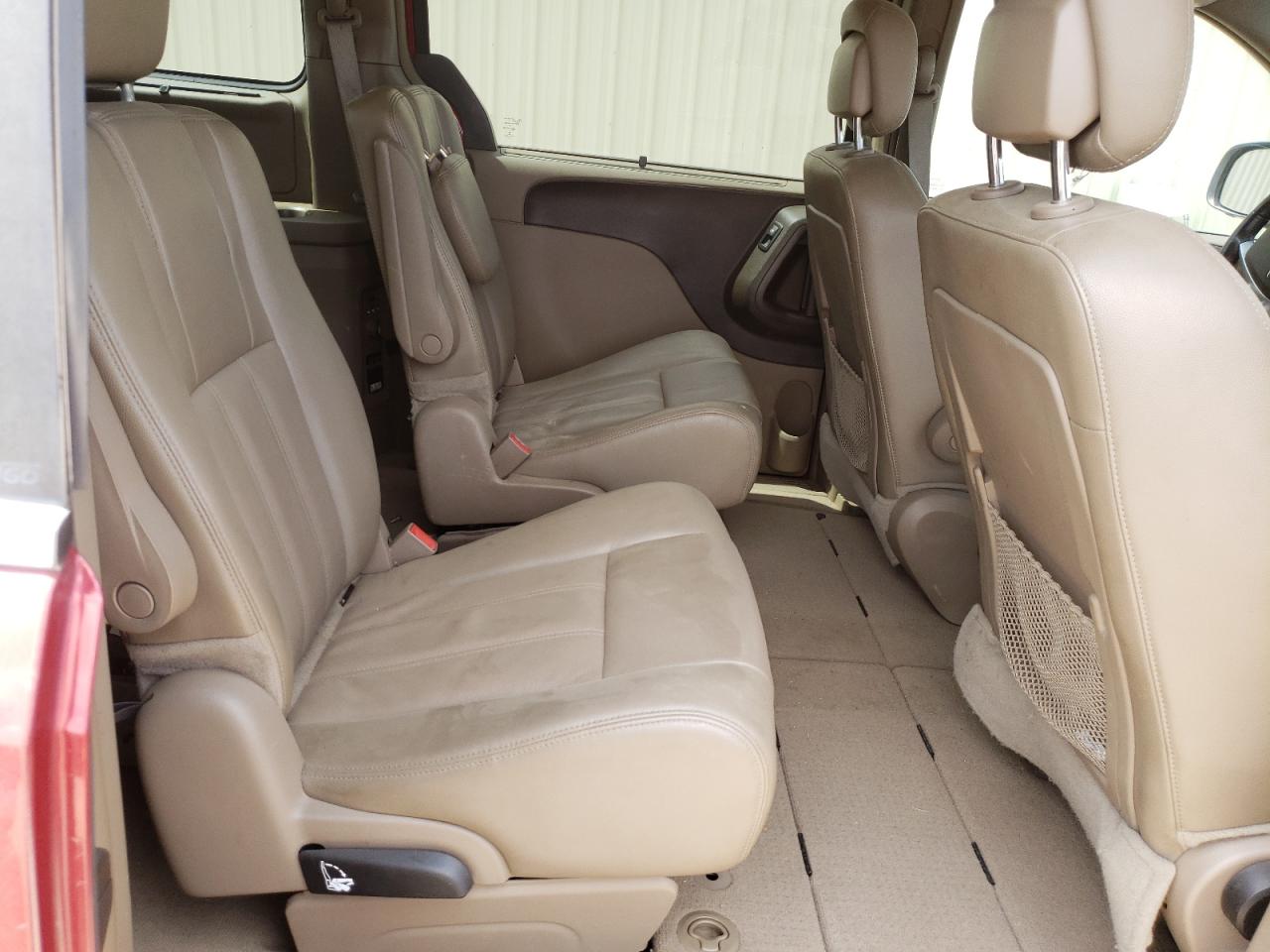 Photo 6 from auction – 2014 CHRYSLER TOWN & COU with VIN 2C4RC1BG8ER280343