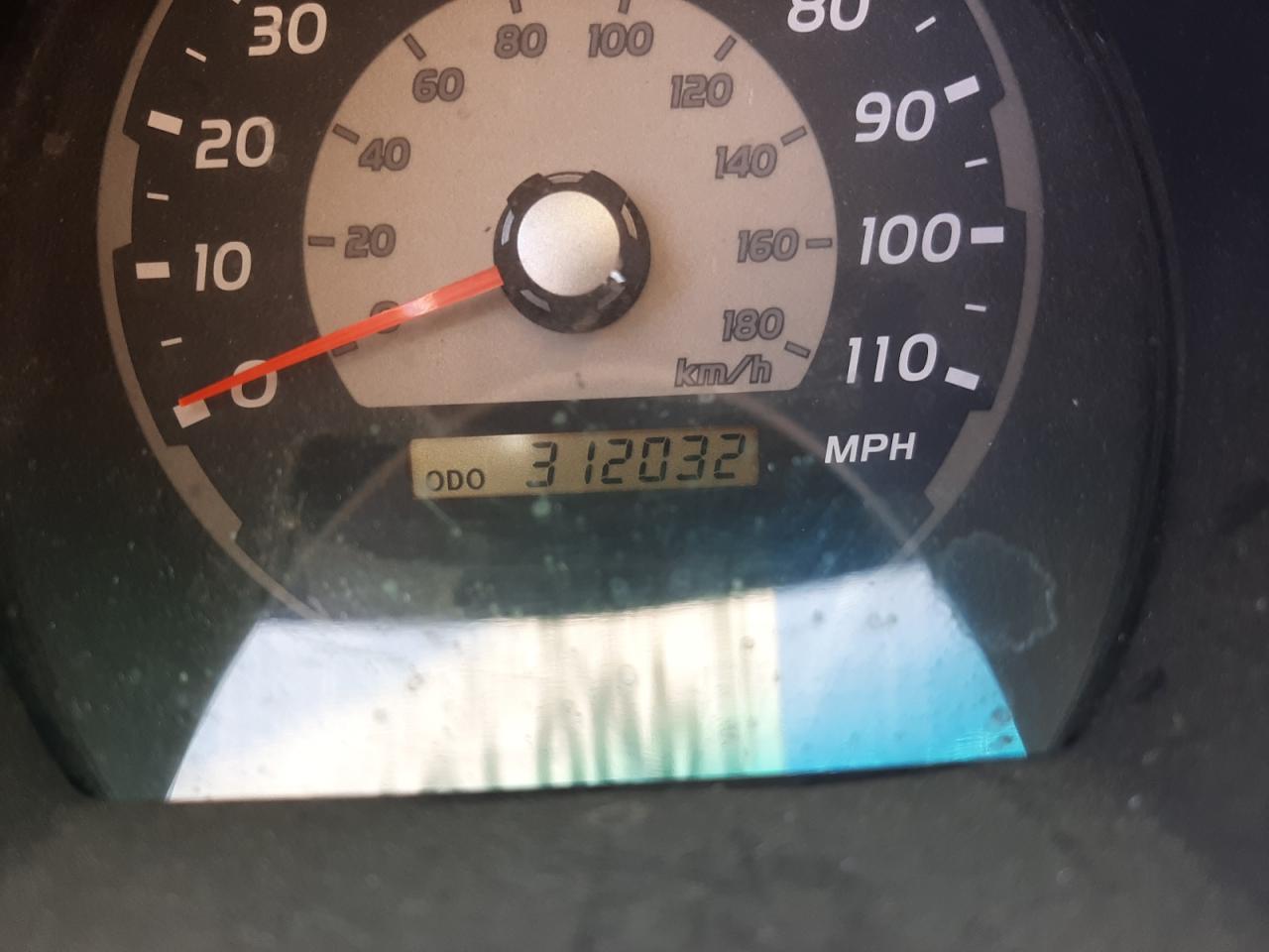 Photo 8 from auction – 2004 TOYOTA 4RUNNER SR with VIN JTEZU14R840037244