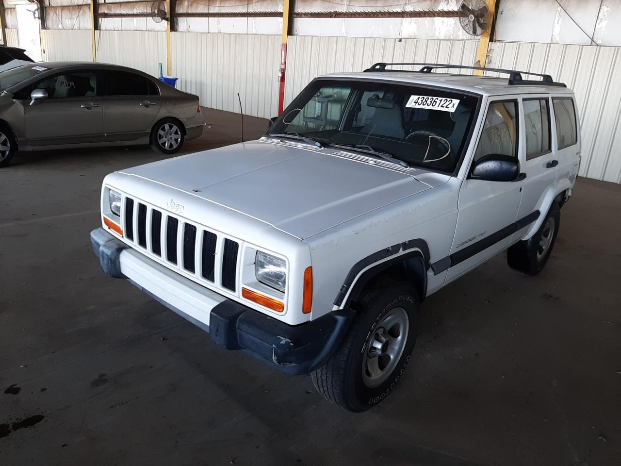 Photo 2 from auction – 2000 JEEP CHEROKEE S with VIN 1J4FF48S7YL140959