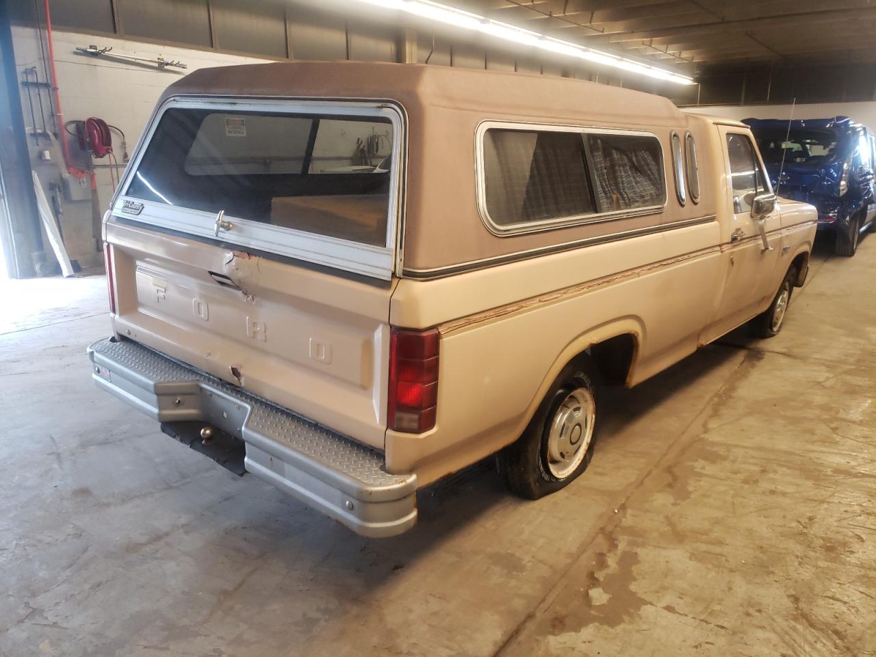 Photo 4 from auction – 1985 FORD F150 with VIN 1FTDF15Y2FPB12285