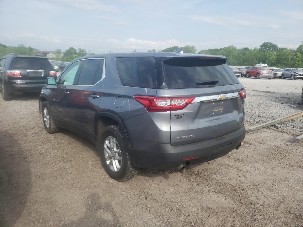 Photo 3 from auction – 2018 CHEVROLET TRAVERSE L with VIN 1GNERFKW5JJ200200