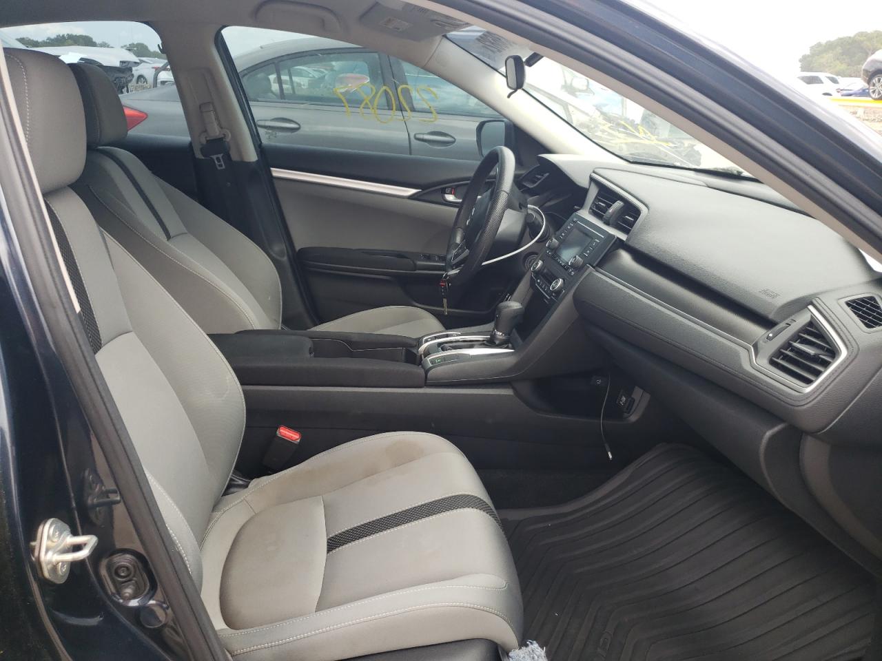 Photo 5 from auction – 2019 HONDA CIVIC LX with VIN 2HGFC2F62KH576861