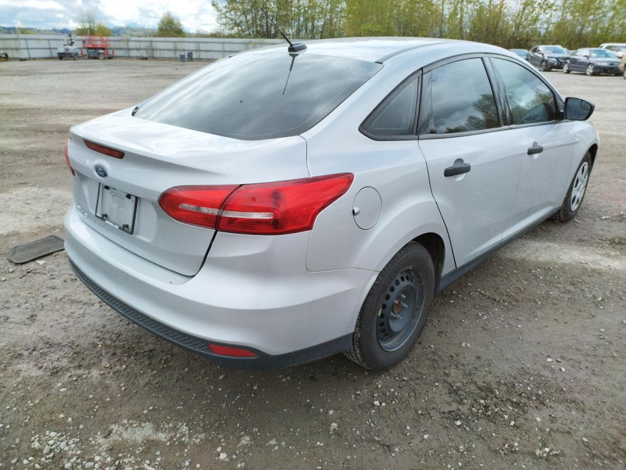 Photo 4 from auction – 2017 FORD FOCUS S with VIN 1FADP3E29HL206281