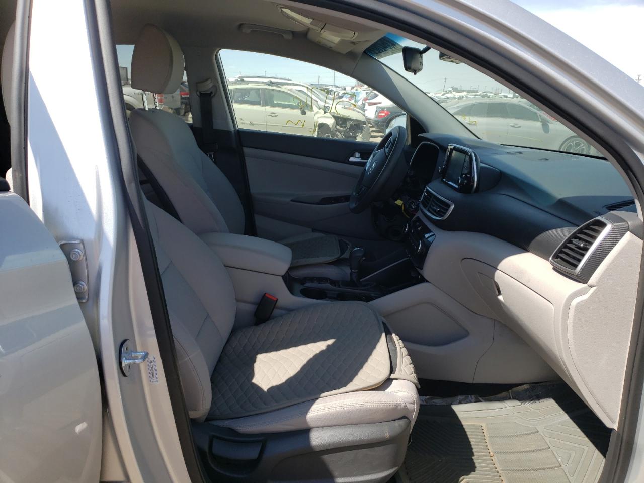 Photo 5 from auction – 2019 HYUNDAI TUCSON SE with VIN KM8J2CA4XKU894484