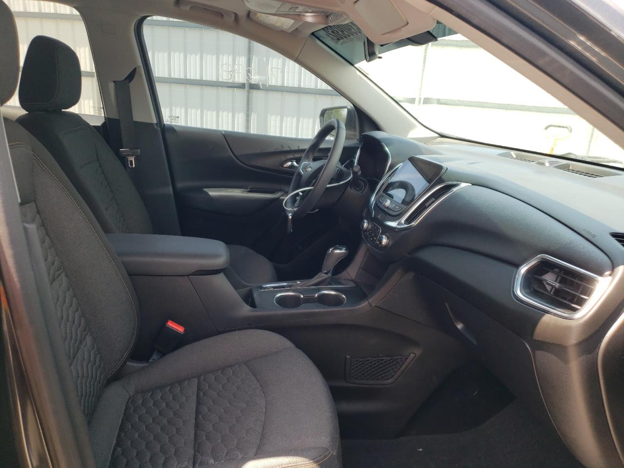 Photo 5 from auction – 2018 CHEVROLET EQUINOX LT with VIN 2GNAXJEV6J6276211
