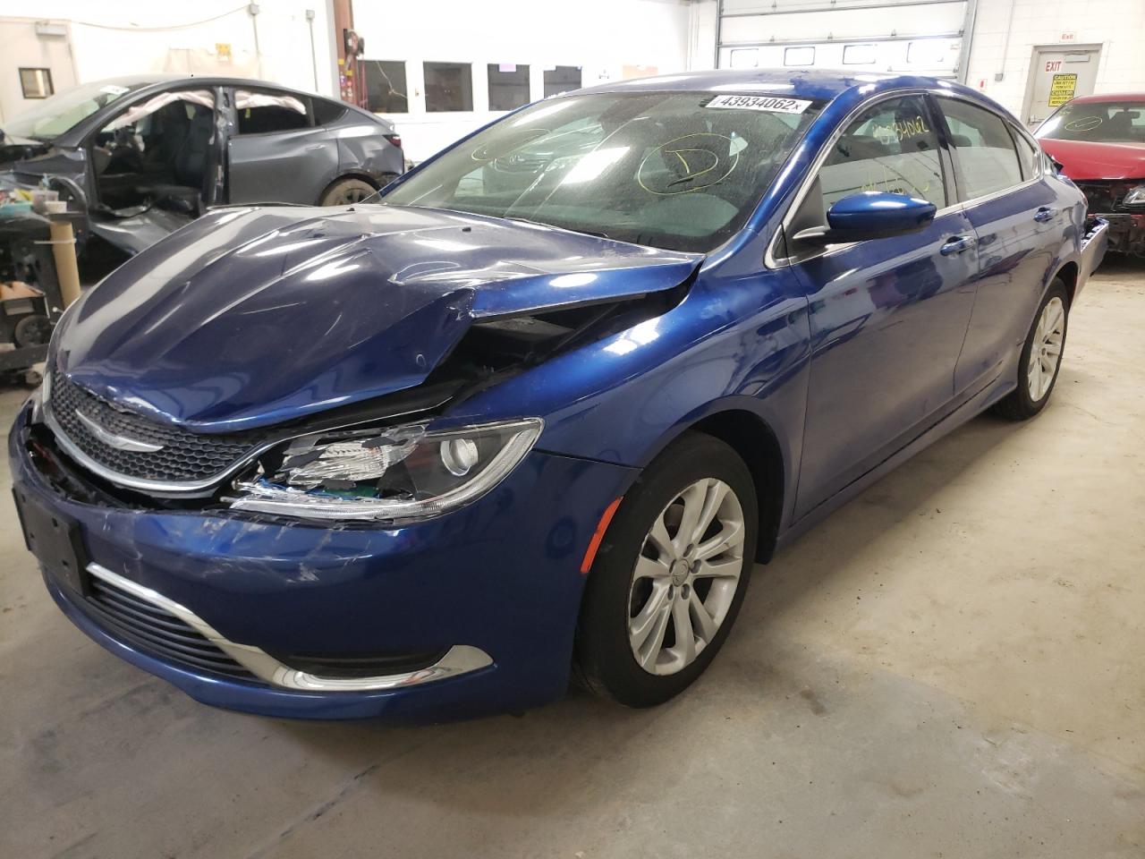 Photo 2 from auction – 2015 CHRYSLER 200 LIMITE with VIN 1C3CCCAB1FN571566