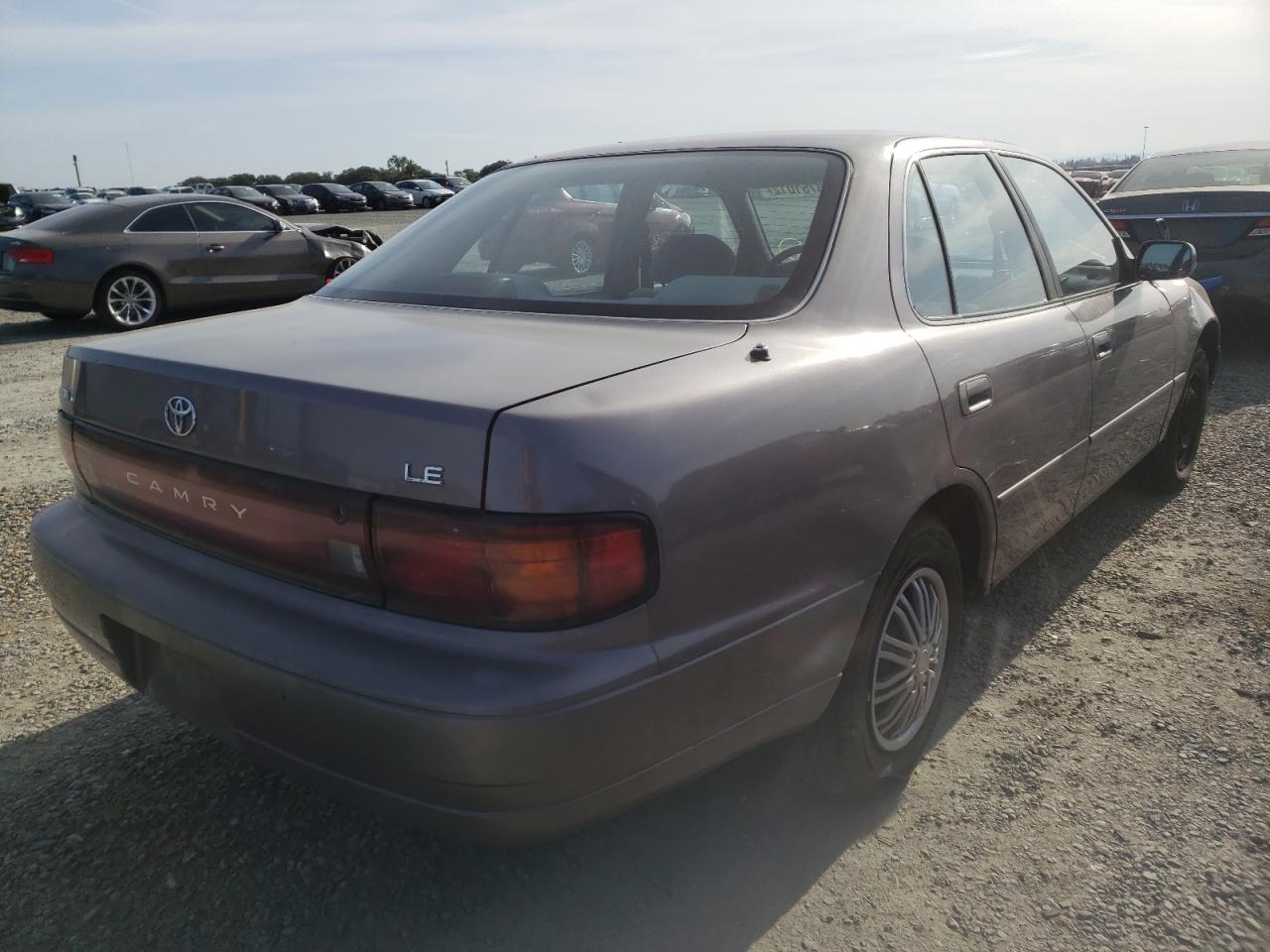 Photo 4 from auction – 1994 TOYOTA CAMRY LE with VIN JT2SK12E9R0269699