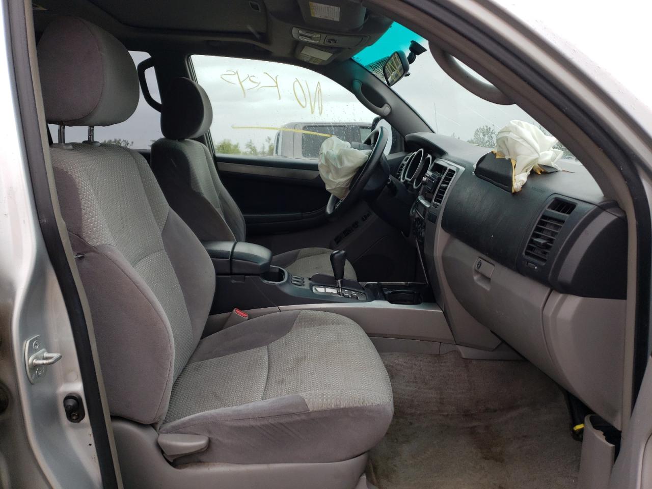 Photo 5 from auction – 2003 TOYOTA 4RUNNER SR with VIN JTEZU14R930001948
