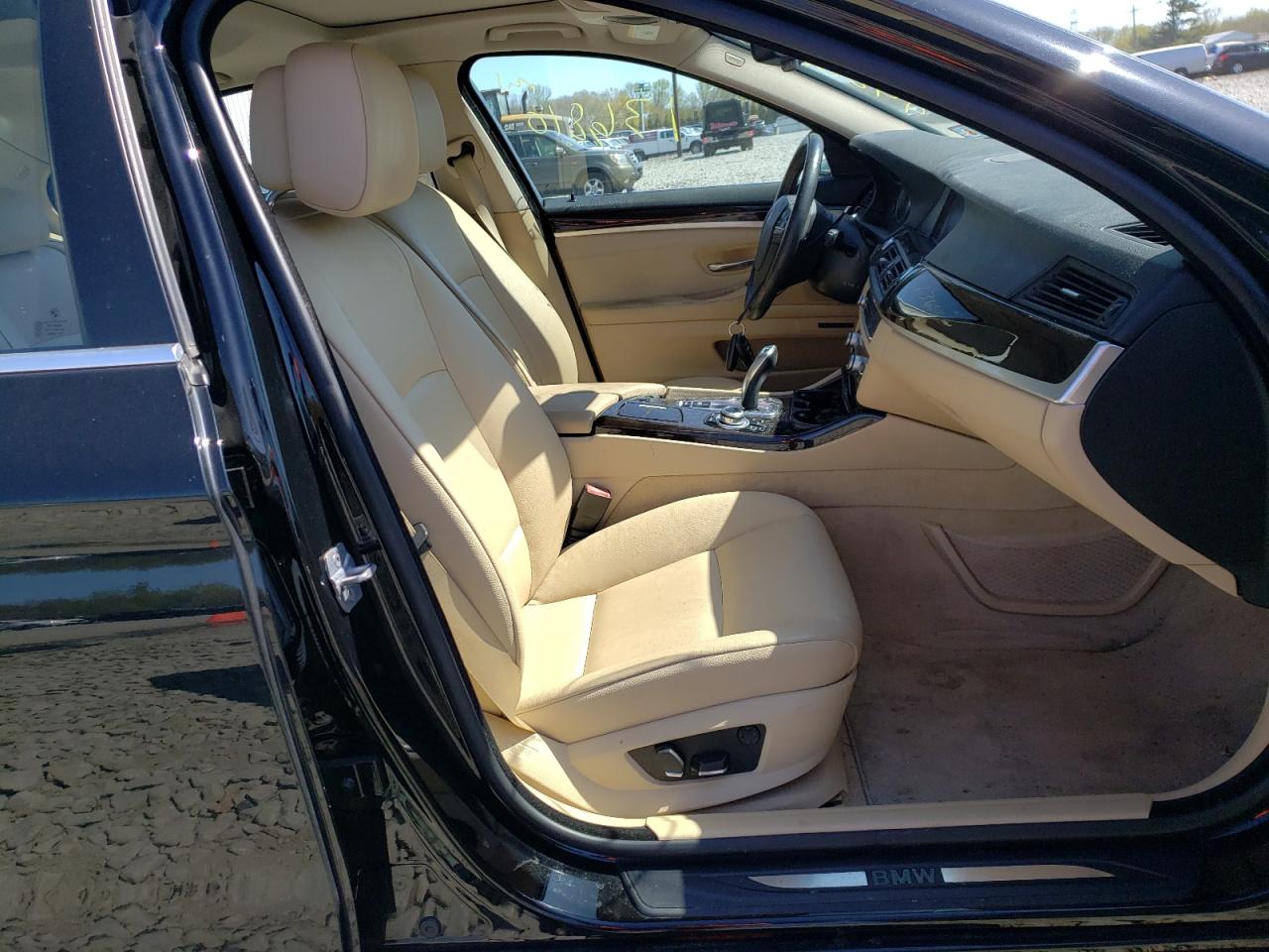 Photo 5 from auction – 2013 BMW 528 XI with VIN WBAXH5C59DD112500