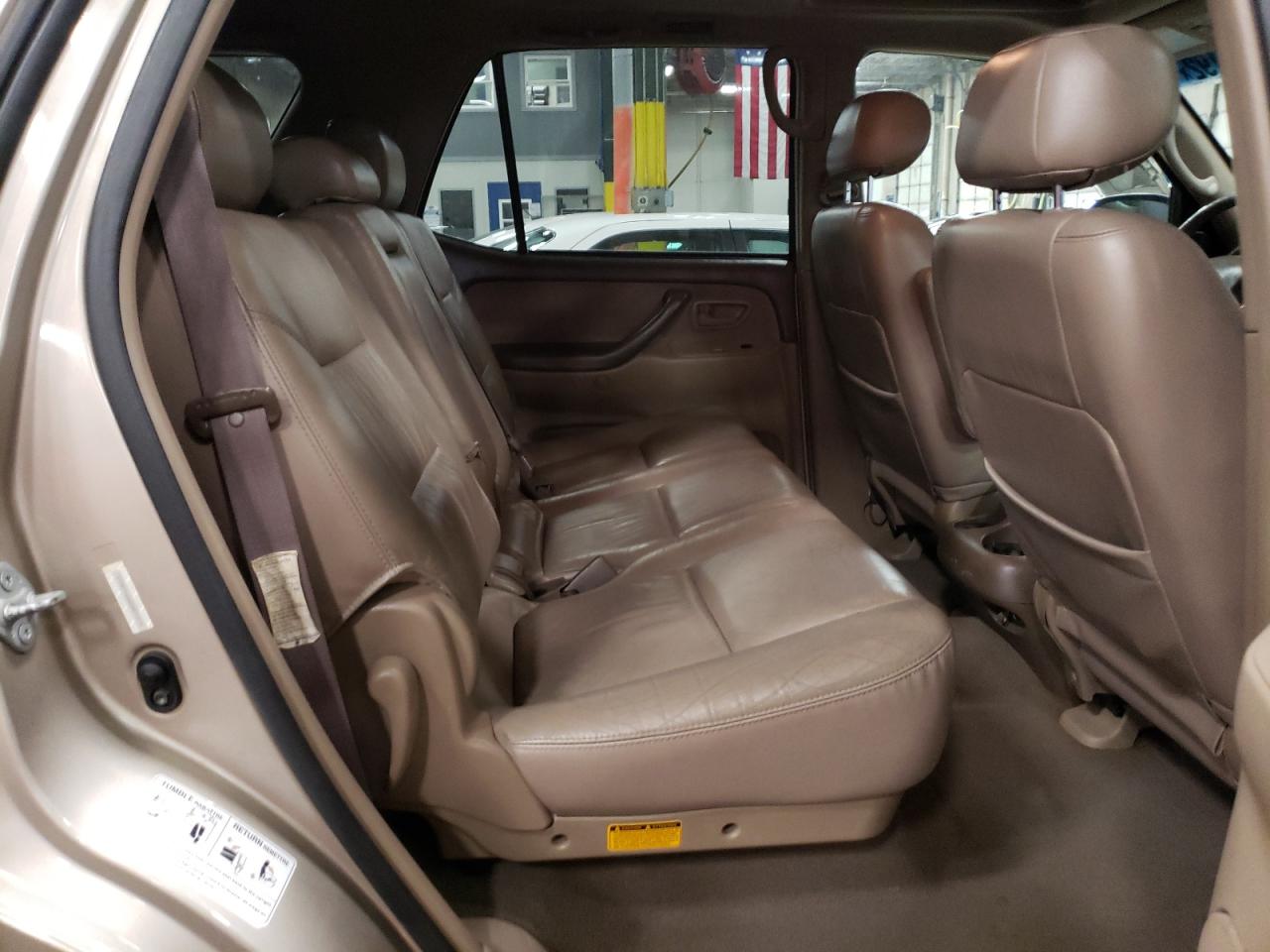 صورة رقم 6 من المزاد - 2002 TOYOTA SEQUOIA SR مع VIN 5TDBT44A62S071570