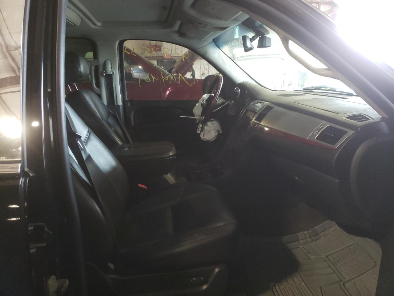 Photo 5 from auction – 2010 CADILLAC ESCALADE E with VIN 1GYUKJEF8AR280322