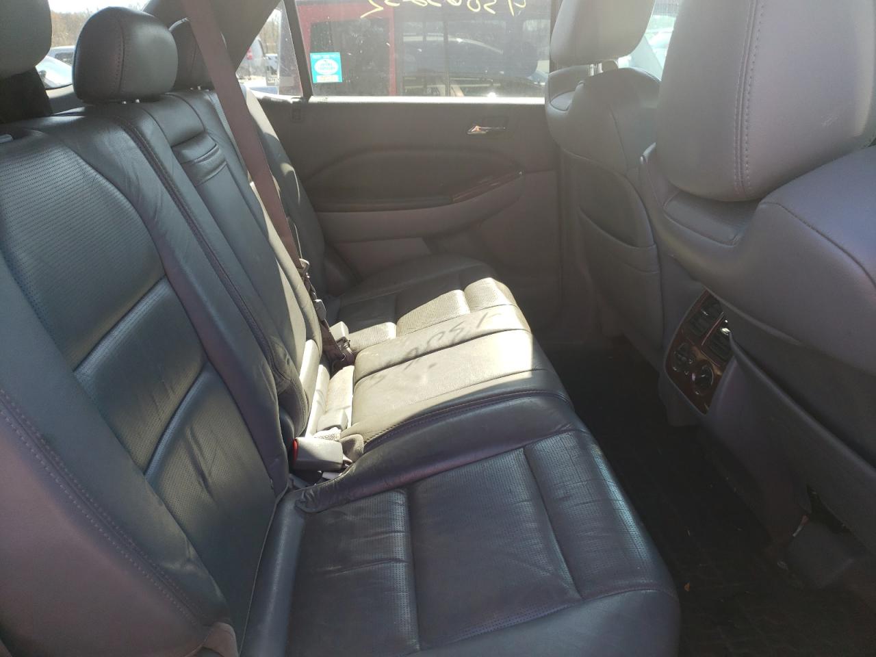 Photo 18 from auction – 2005 ACURA MDX with VIN 2HNYD18275H500771
