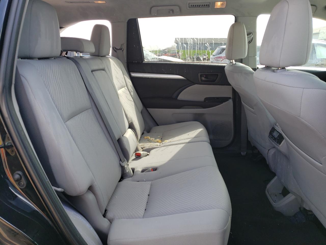 Photo 6 from auction – 2019 TOYOTA HIGHLANDER with VIN 5TDBZRFH3KS967816