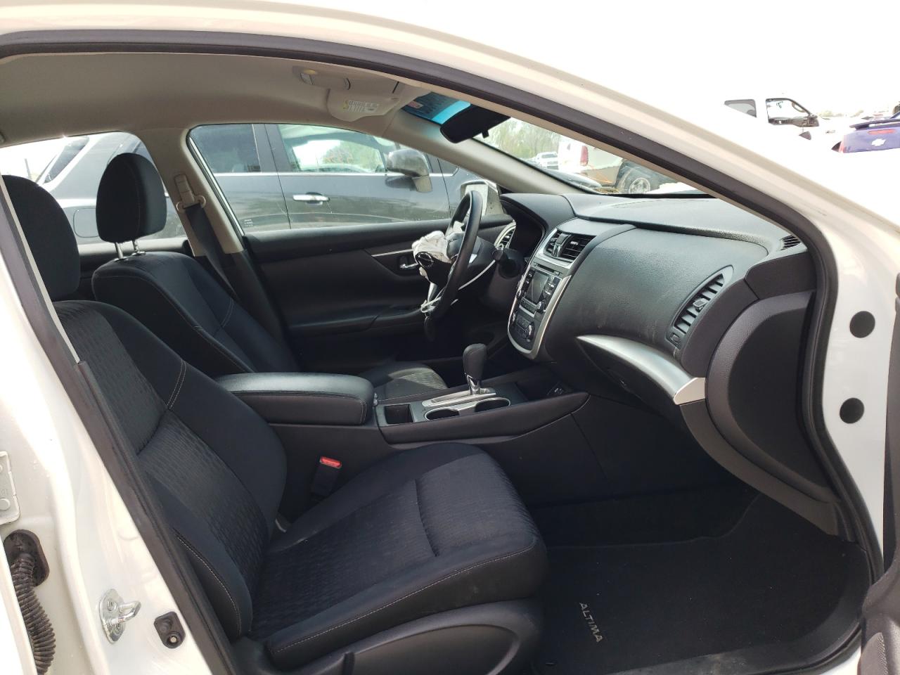 Photo 5 from auction – 2017 NISSAN ALTIMA 2.5 with VIN 1N4AL3AP4HC191317