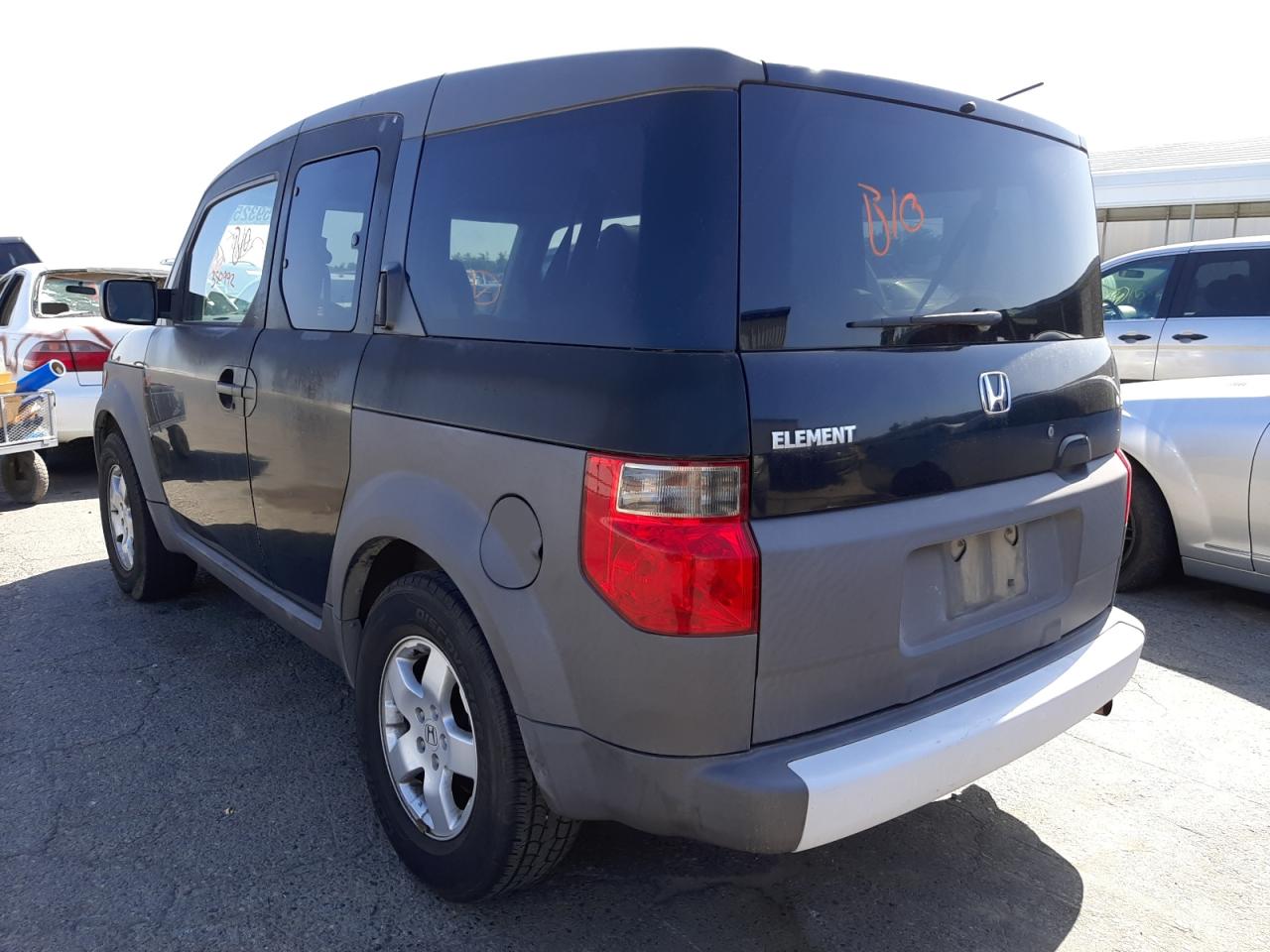 Photo 3 from auction – 2004 HONDA ELEMENT EX with VIN 5J6YH28504L030895