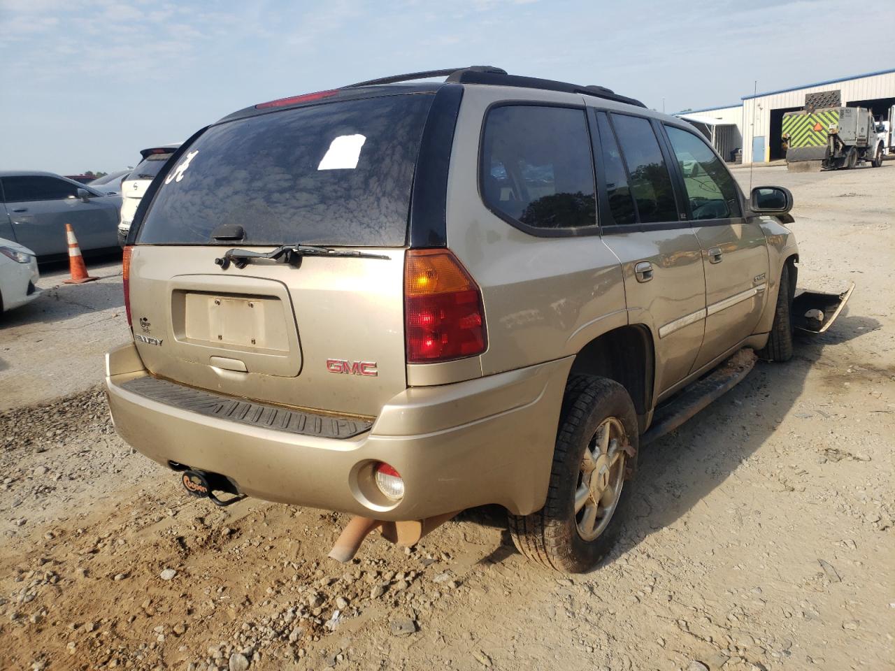 Photo 4 from auction – 2006 GMC ENVOY with VIN 1GKDS13S762211759