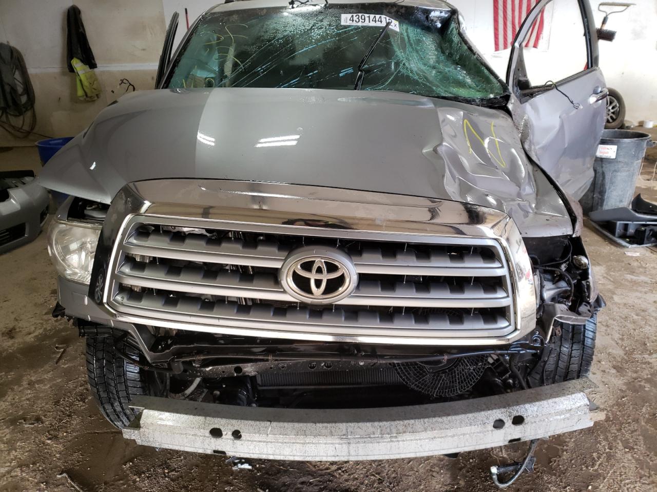 Photo 7 from auction – 2012 TOYOTA SEQUOIA LI with VIN 5TDJW5G17CS066822