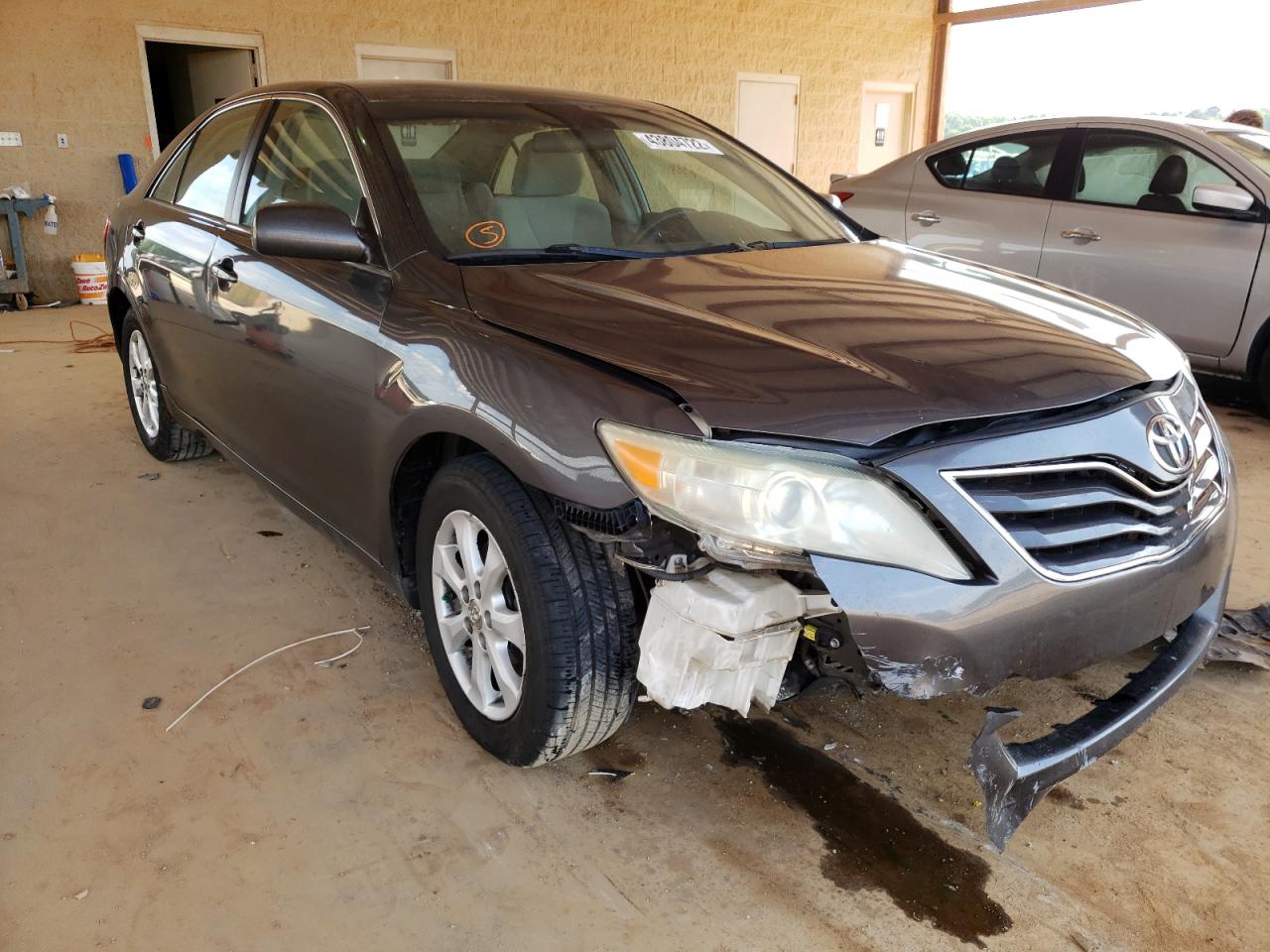 TOYOTA CAMRY BASE 2011 with VIN 4T1BF3EK0BU128071 - Photo from auction