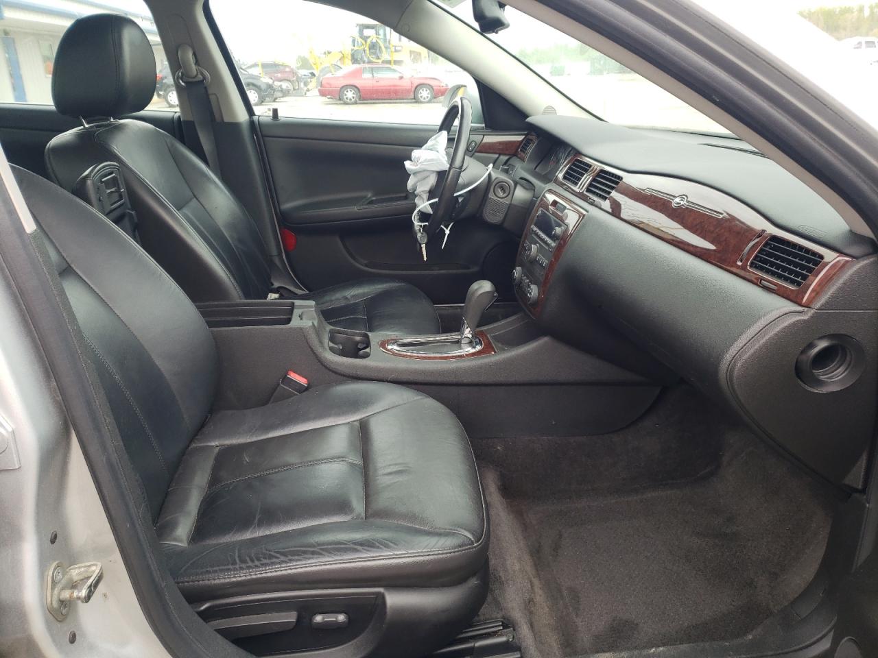 Photo 5 from auction – 2010 CHEVROLET IMPALA LTZ with VIN 2G1WC5EM9A1241483