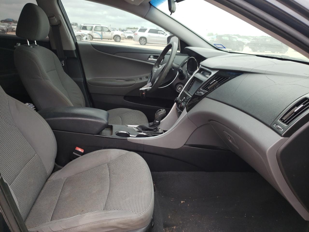 Photo 5 from auction – 2011 HYUNDAI SONATA GLS with VIN 5NPEB4AC7BH079821