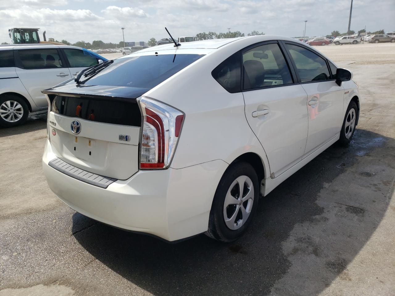 Photo 4 from auction – 2012 TOYOTA PRIUS with VIN JTDKN3DU0C5482162