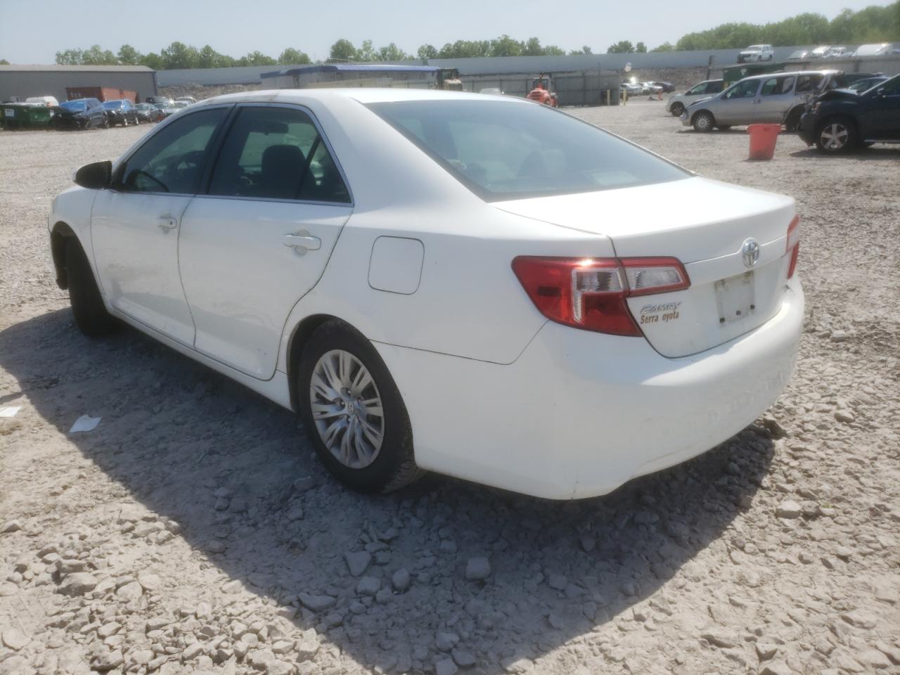 Photo 3 from auction – 2014 TOYOTA CAMRY L with VIN 4T4BF1FK0ER357475