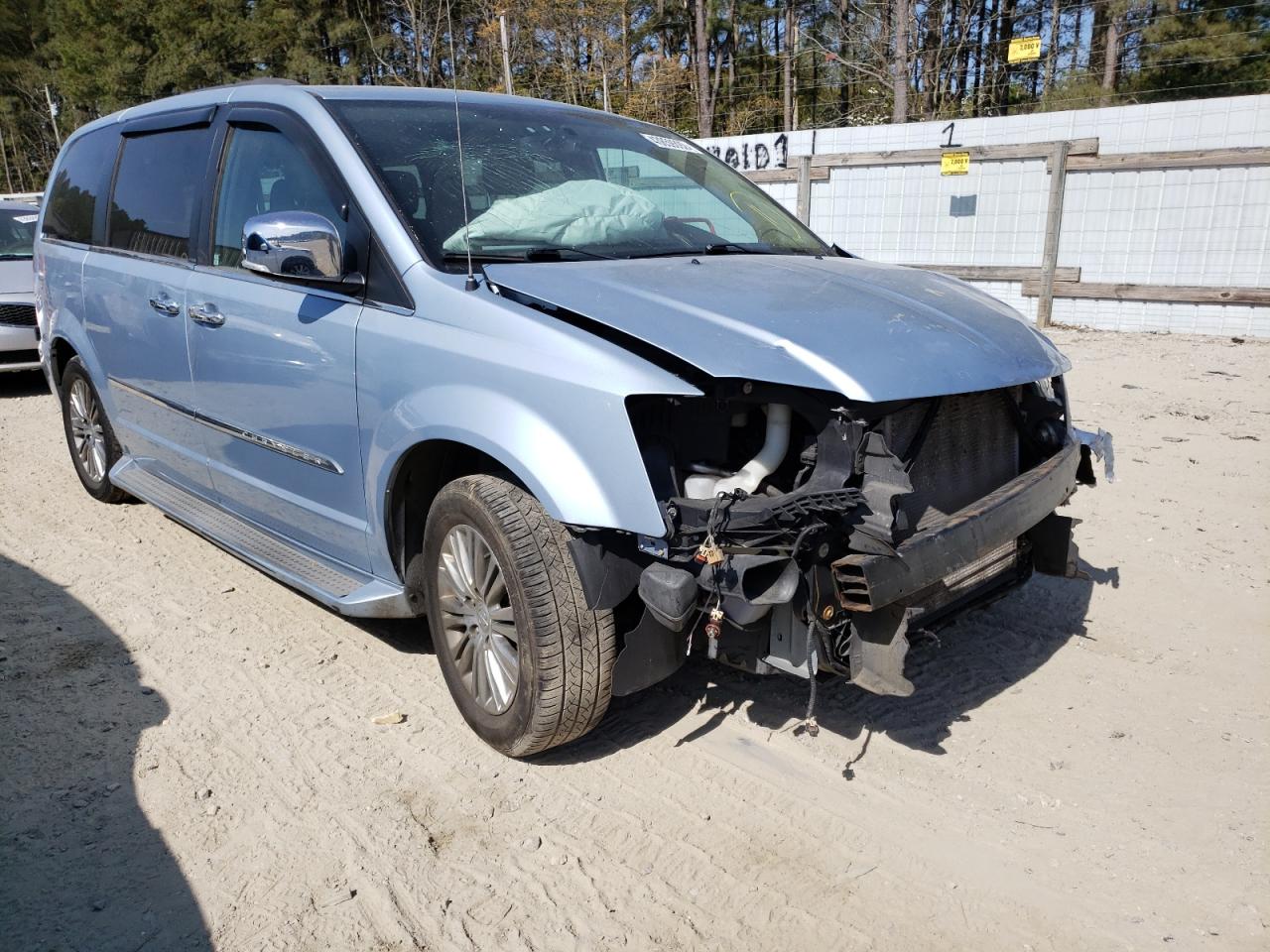 Photo 1 from auction – 2013 CHRYSLER TOWN & COU with VIN 2C4RC1CG3DR802180