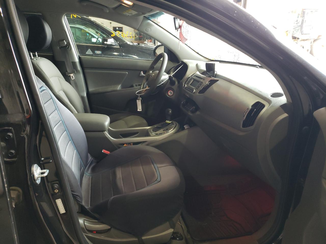 Photo 5 from auction – 2016 KIA SPORTAGE L with VIN KNDPBCAC9G7807749