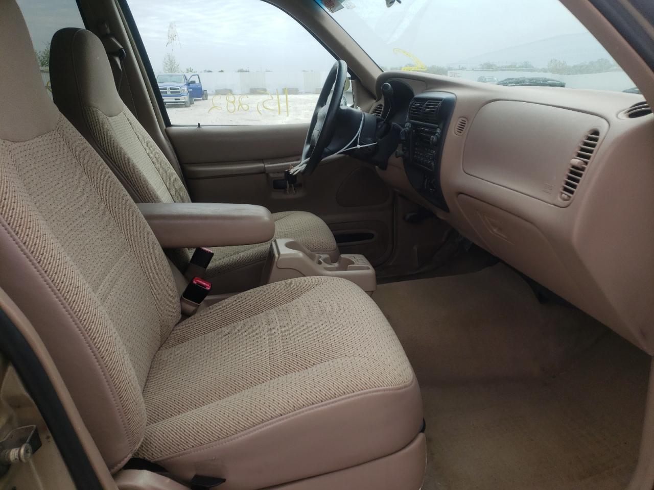 Photo 5 from auction – 1999 FORD EXPLORER with VIN 1FMZU34X2XUC18573