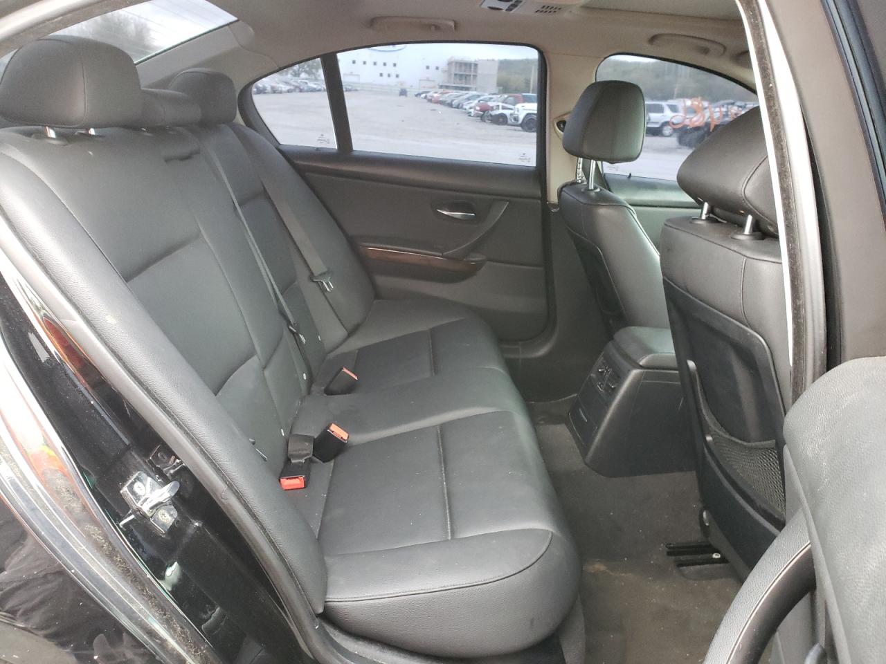 Photo 6 from auction – 2007 BMW 328 XI with VIN WBAVC935X7KX57766