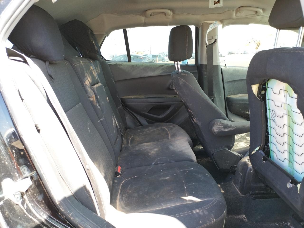 Photo 6 from auction – 2018 CHEVROLET TRAX LS with VIN 3GNCJKSB4JL370948
