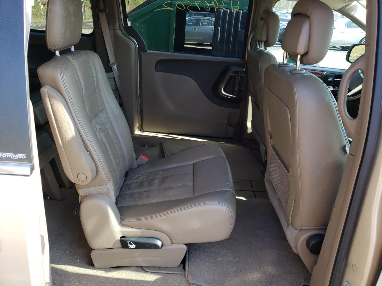 Photo 6 from auction – 2013 CHRYSLER TOWN & COU with VIN 2C4RC1BG4DR604502