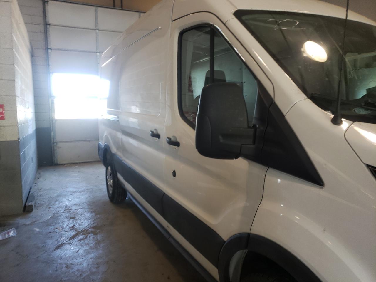 Photo 9 from auction – 2019 FORD TRANSIT T- with VIN 1FTYR2CM5KKA88862
