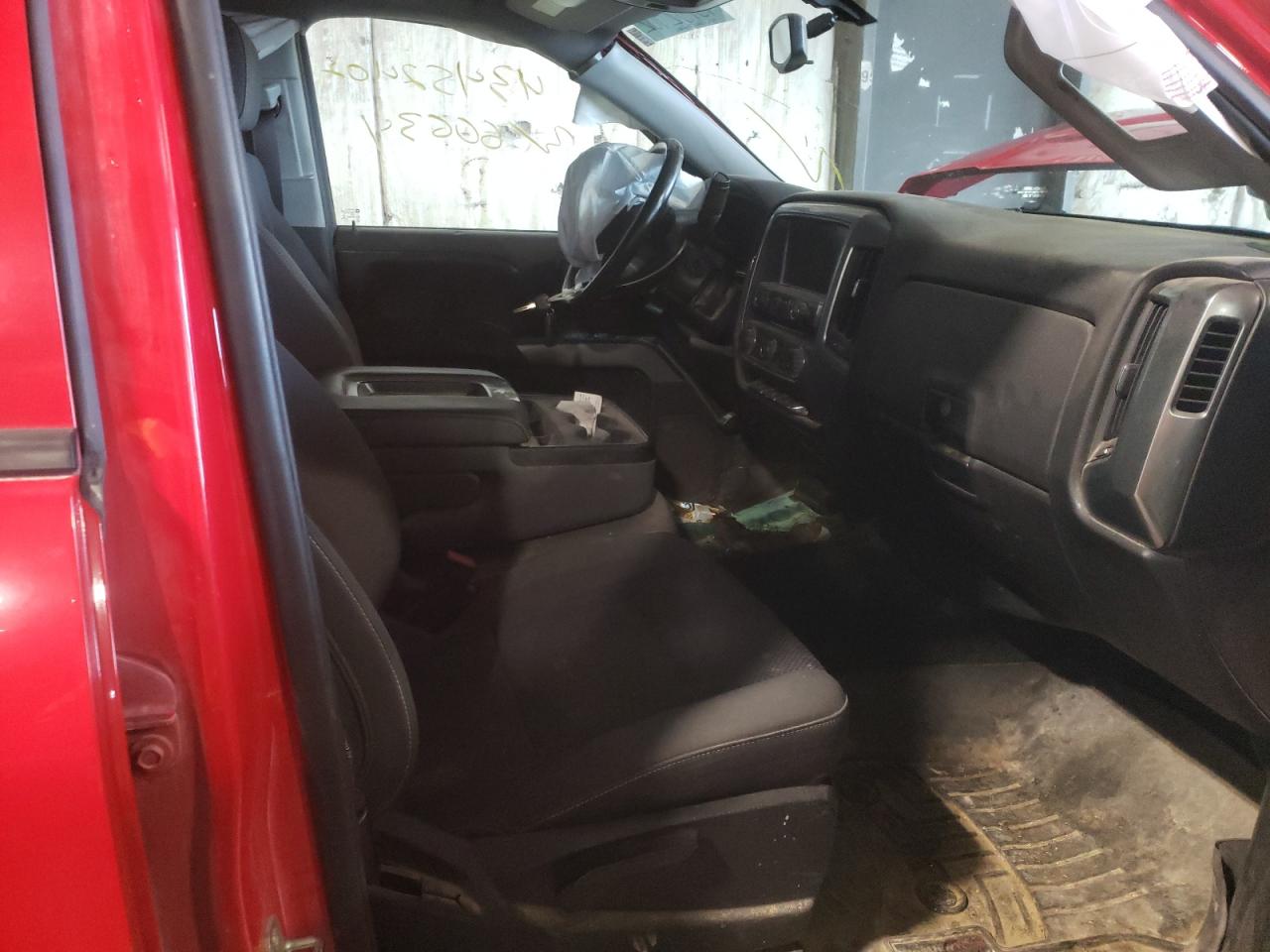 Photo 5 from auction – 2016 CHEVROLET SILVERADO with VIN 3GCUKREC8GG296913