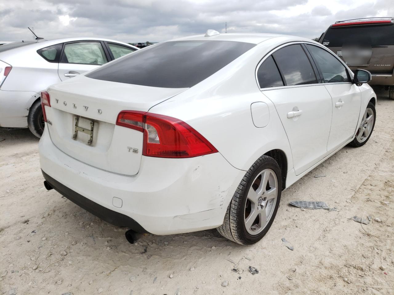 Photo 4 from auction – 2013 VOLVO S60 T5 with VIN YV1612FSXD2205471