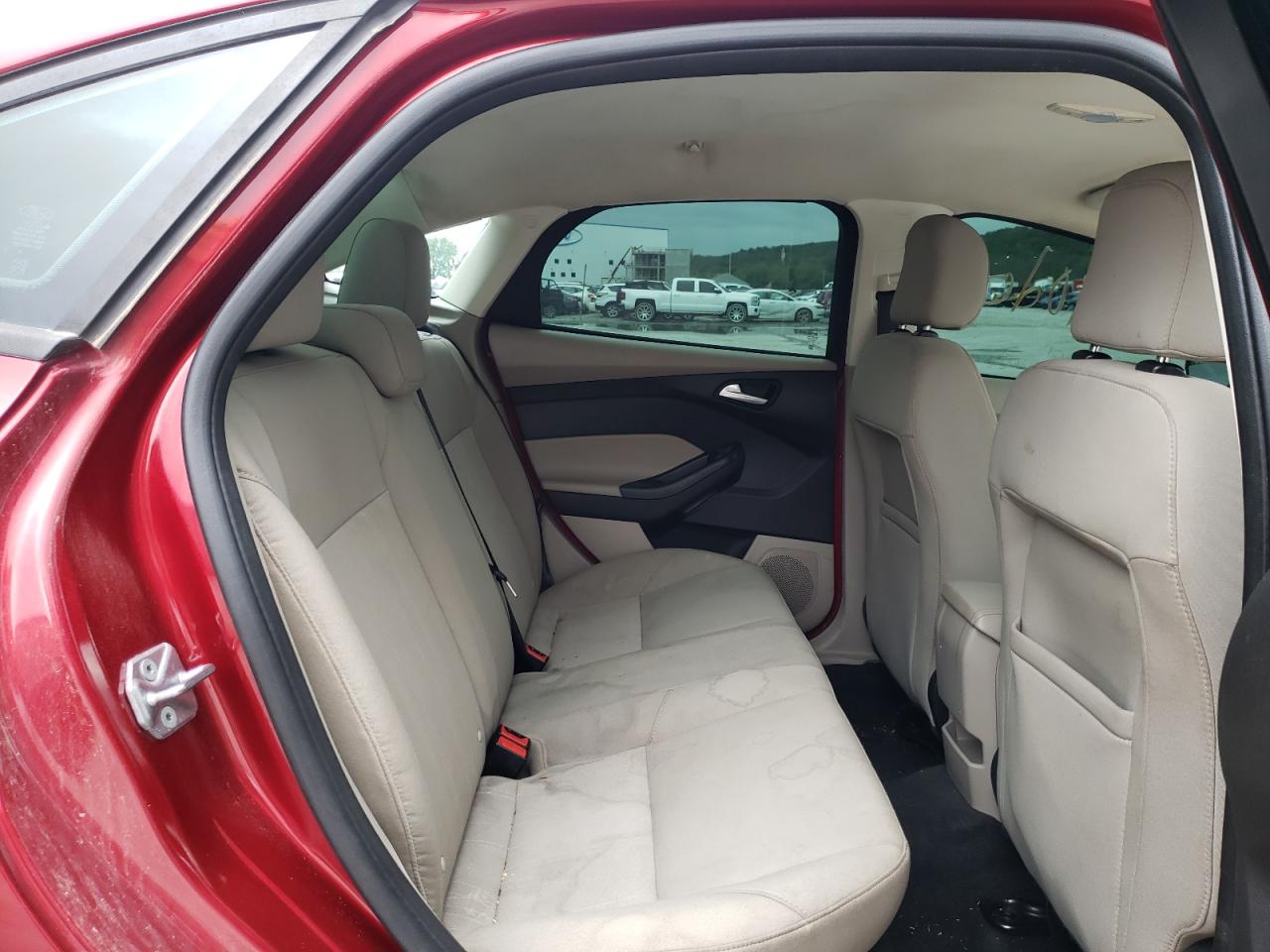 Photo 6 from auction – 2016 FORD FOCUS SE with VIN 1FADP3F20GL393598