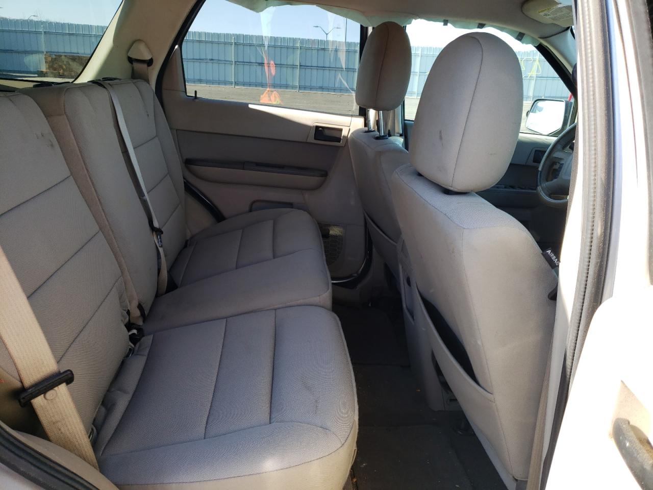 Photo 6 from auction – 2011 FORD ESCAPE HYB with VIN 1FMCU5K35BKA45010