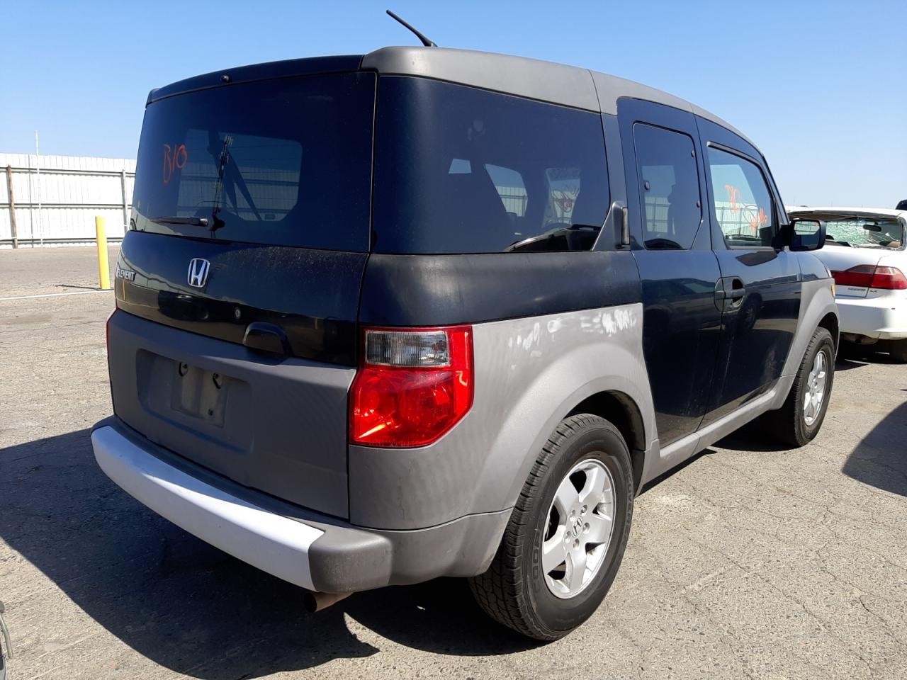 Photo 4 from auction – 2004 HONDA ELEMENT EX with VIN 5J6YH28504L030895