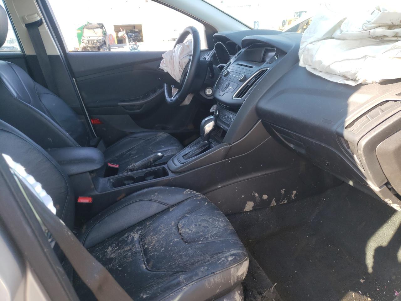 Photo 5 from auction – 2016 FORD FOCUS SE with VIN 1FADP3K2XGL236179