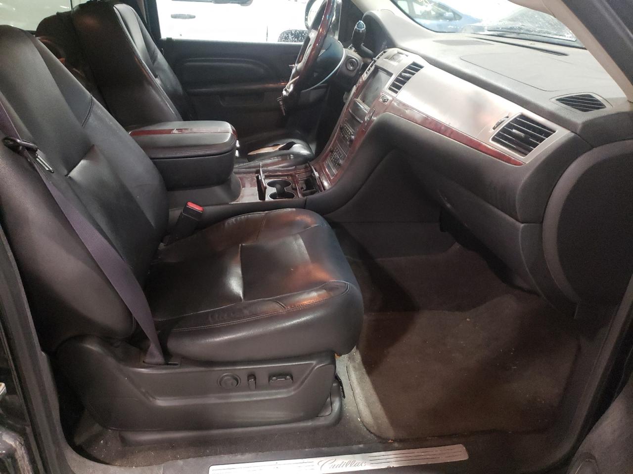 Photo 5 from auction – 2011 CADILLAC ESCALADE E with VIN 1GYS4GEF8BR360600