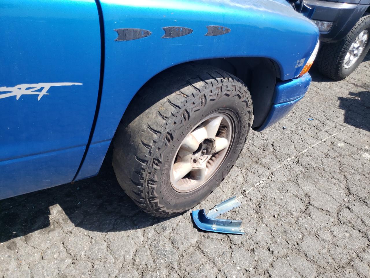 Photo 9 from auction – 1999 DODGE DAKOTA with VIN 1B7FL26X4XS175111