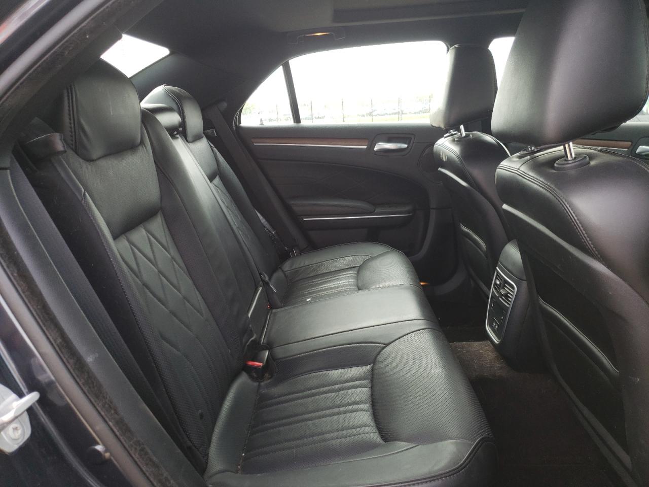 Photo 6 from auction – 2017 CHRYSLER 300C PLATI with VIN 2C3CCASG1HH500474