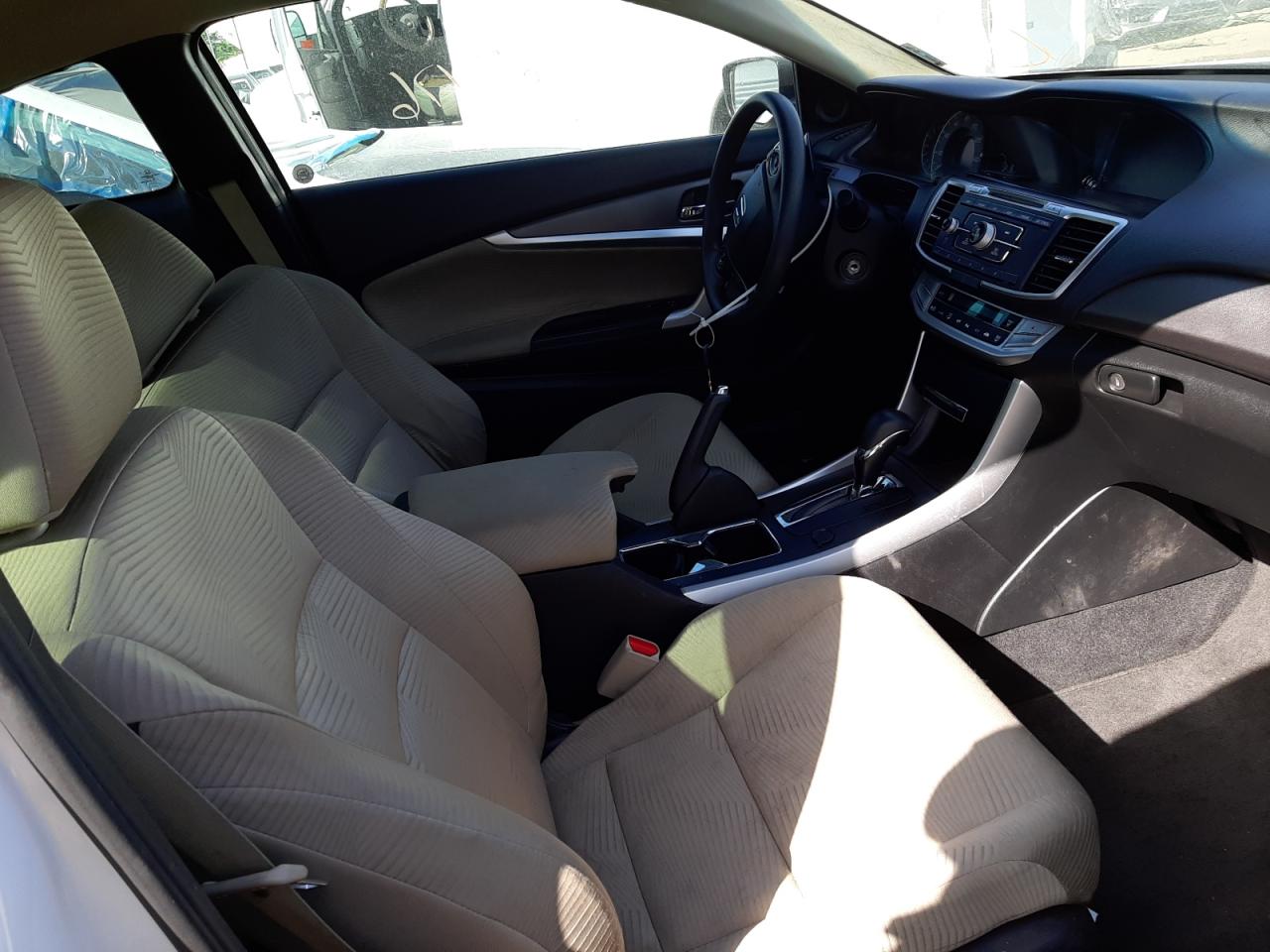 Photo 5 from auction – 2015 HONDA ACCORD LX- with VIN 1HGCT1B31FA002121