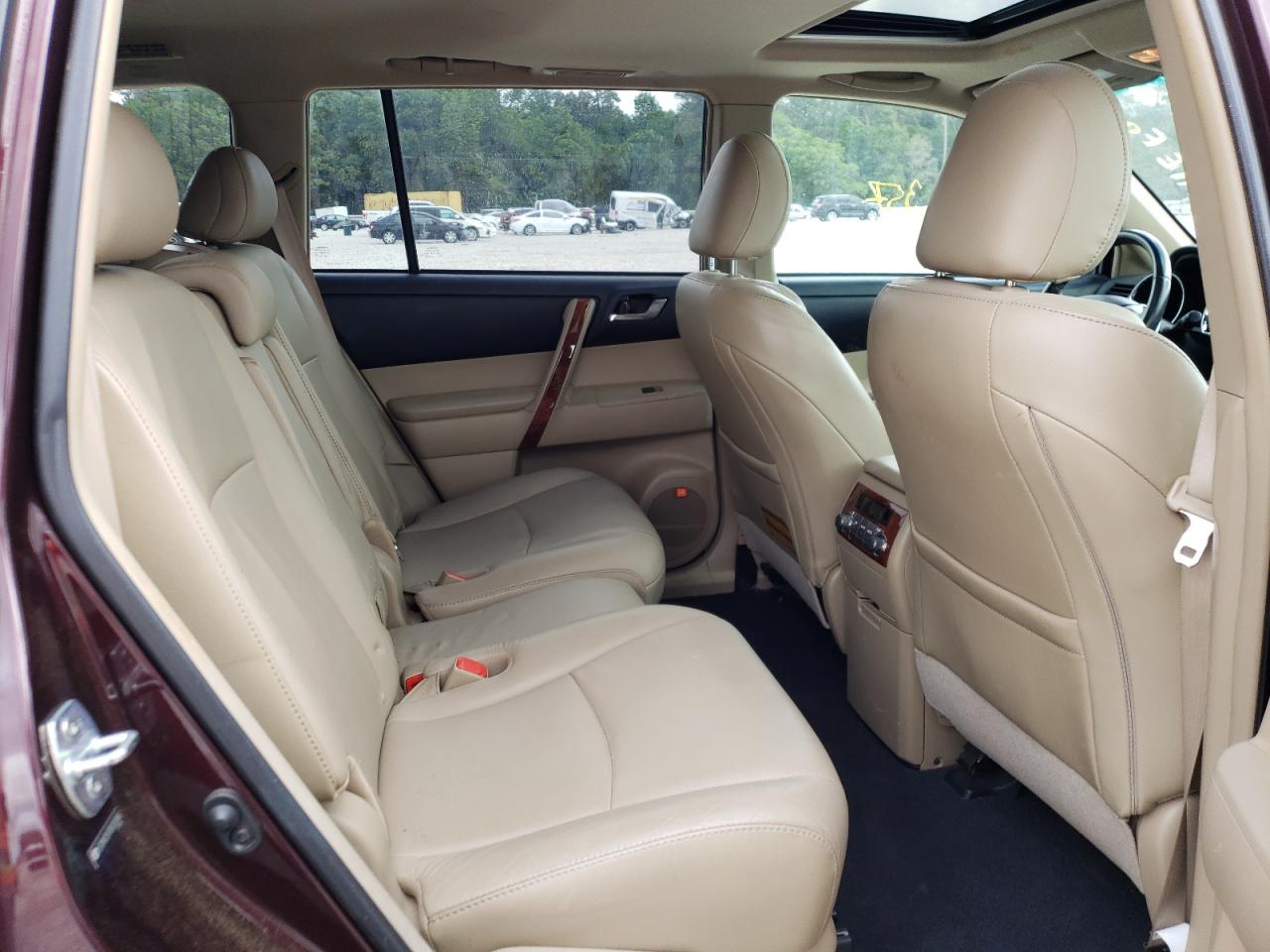 Photo 6 from auction – 2011 TOYOTA HIGHLANDER with VIN 5TDYK3EH7BS036166