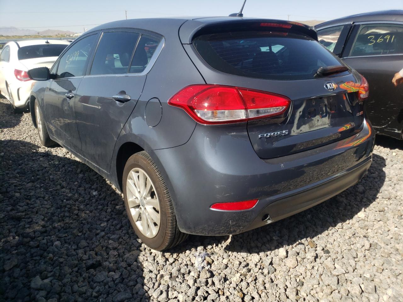 Foto 3 de la subasta – 2015 KIA FORTE EX con VIN KNAFX5A84F5335830