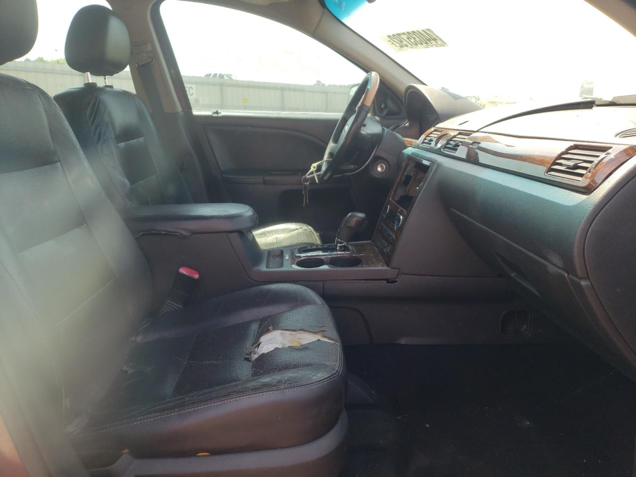 Photo 5 from auction – 2008 FORD TAURUS LIM with VIN 1FAHP25W68G145348
