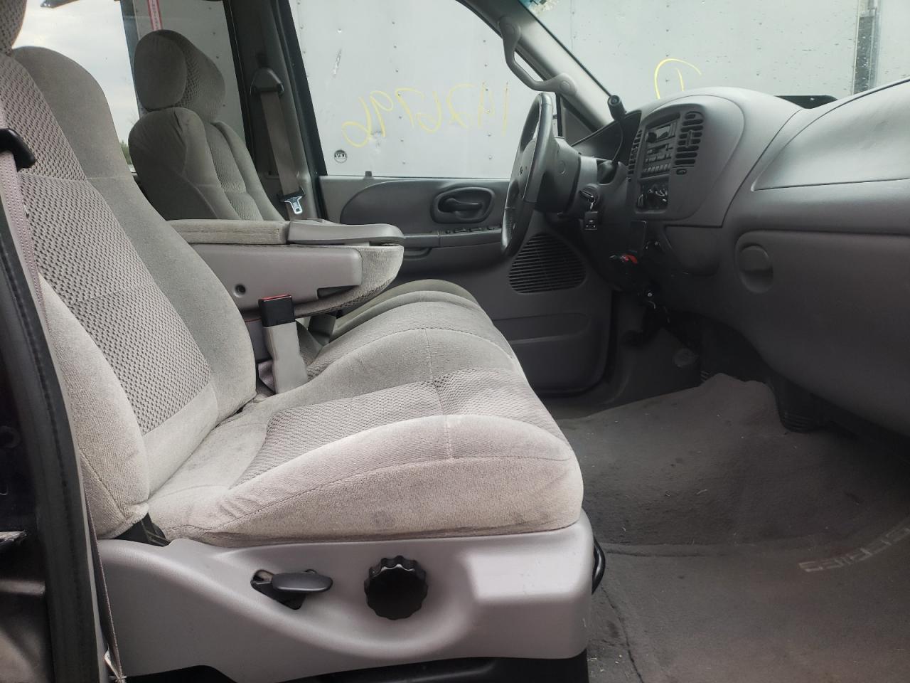 Photo 5 from auction – 2001 FORD F150 SUPER with VIN 1FTRW07641KC26547