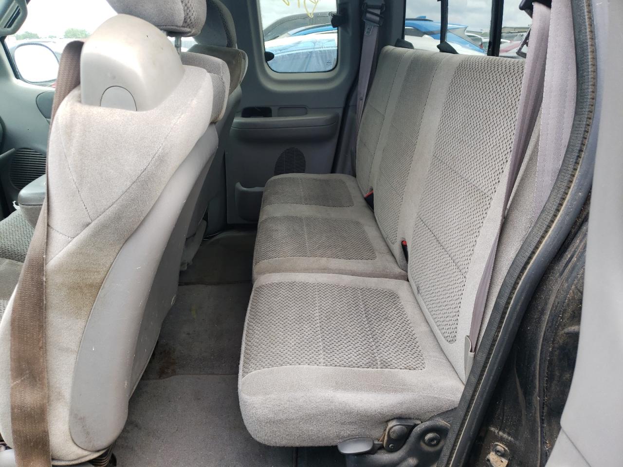 Photo 6 from auction – 2002 FORD F150 with VIN 1FTRX17W12KA86252