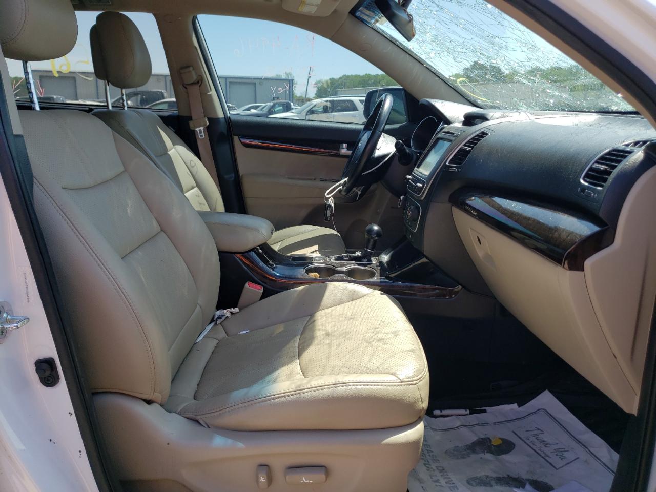 Photo 5 from auction – 2015 KIA SORENTO EX with VIN 5XYKU4A72FG564946