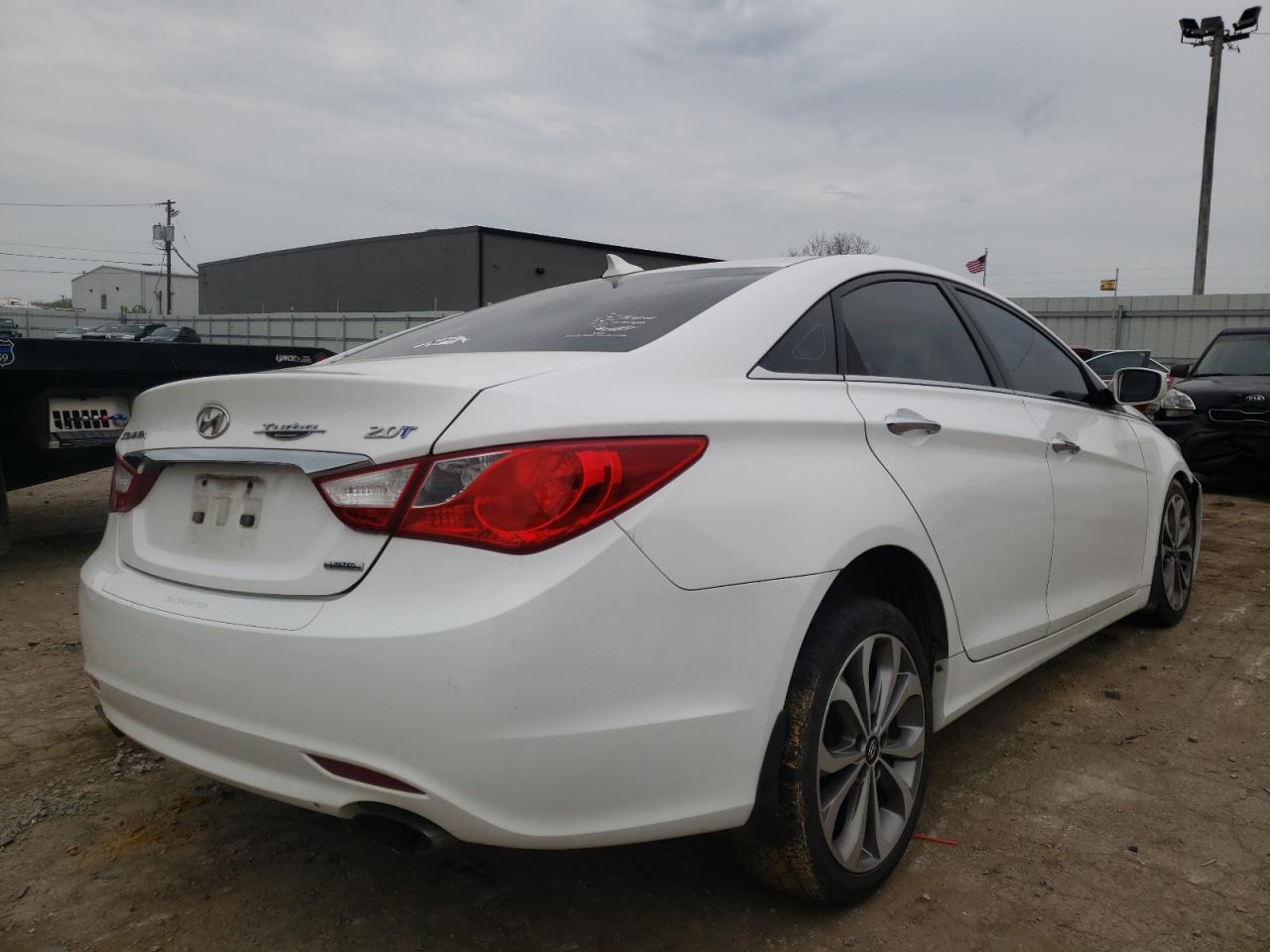 Photo 4 from auction – 2013 HYUNDAI SONATA SE with VIN 5NPEC4AB3DH656559